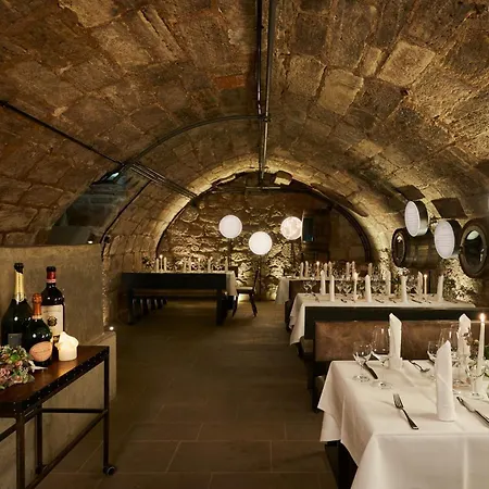 Zum Loewen Design & Hotel 4*