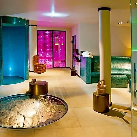 Zum Loewen Design & 酒店 4*