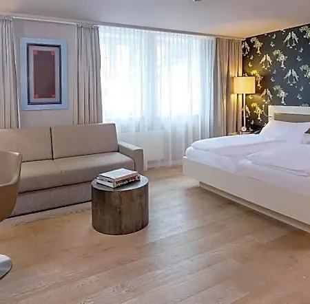 Zum Loewen Design & 4*